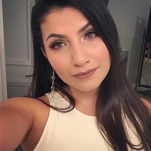 Meet your Posher, Daniela